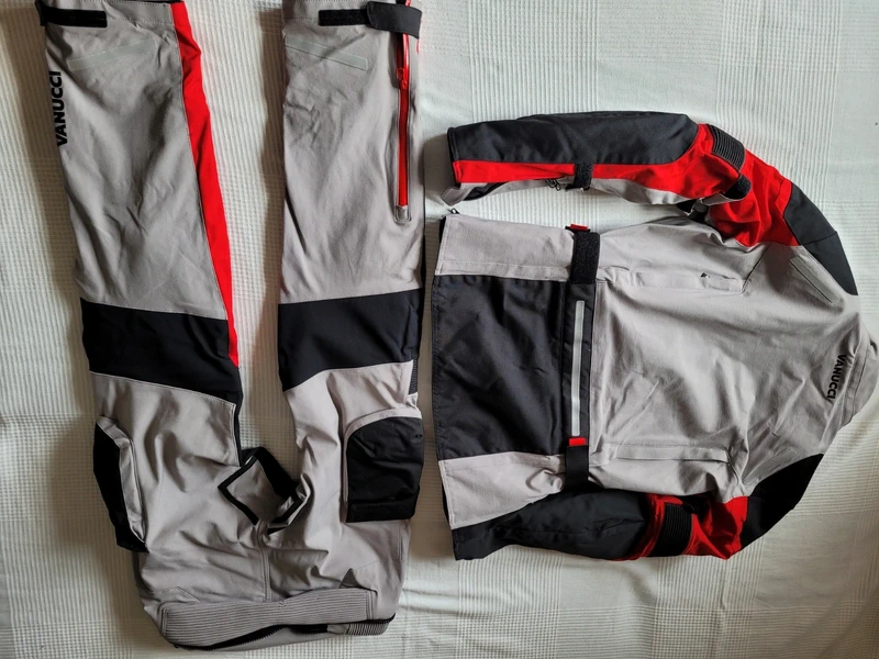 Kombinezon motocyklowy VANUCCI VAJ4 VAT2 48 - obrazek 3