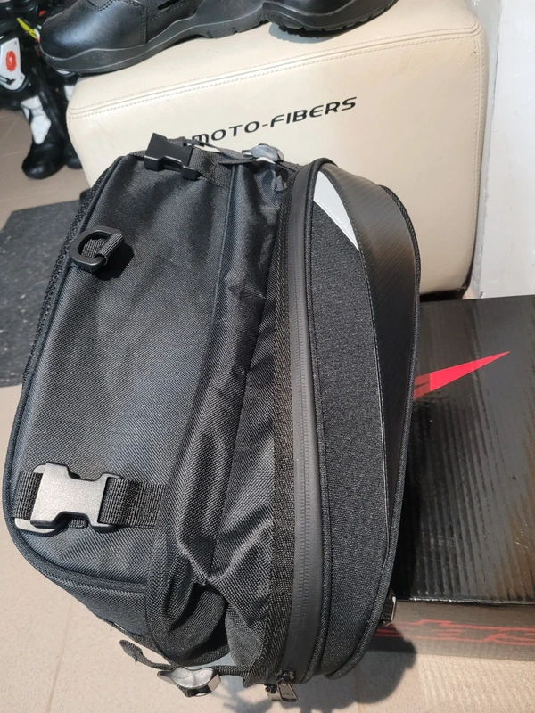 Torba motocyklowa na siedzenie pasażera kask plecak - obrazek 3